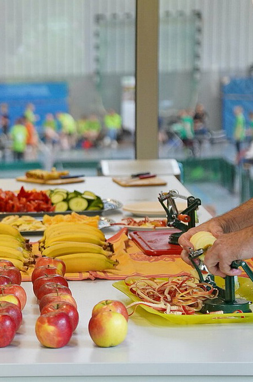 DerKutsche Markt sponsorte das gesunde Frühstück beim 14. Tischtennis-Rundlauf-Team-Cup