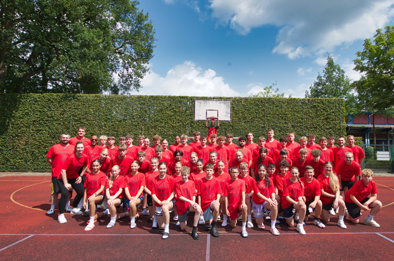 Teamfoto beim N.B.A.-Camp