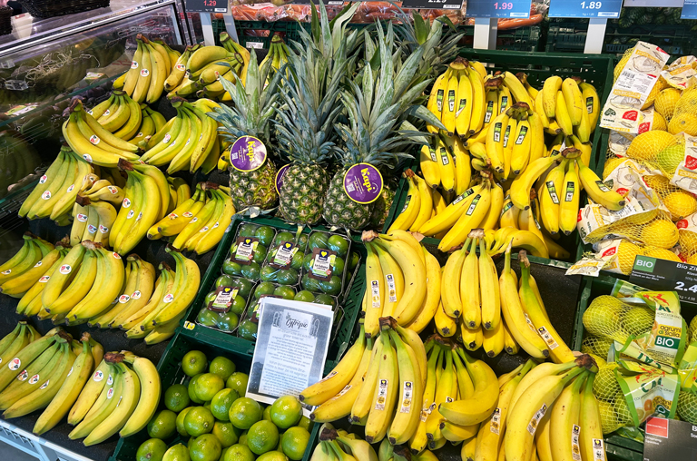 Bananen und Ananas