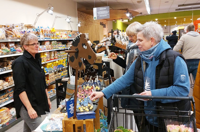 Silke Thies bei ihrer selbst organisierten Verkostungsaktion