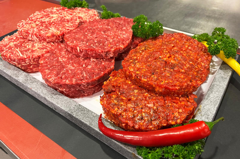 Hausgemachte Burger-Patties von Kutsches-Bedientheken in drei köstlichen Versionen!