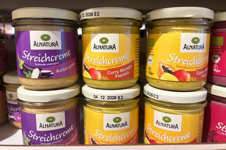 Alnatura bietet auch Aufstriche mit Bio-Zutaten