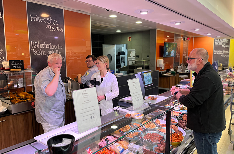 Bedienung Fleisch EDEKA Kutsche